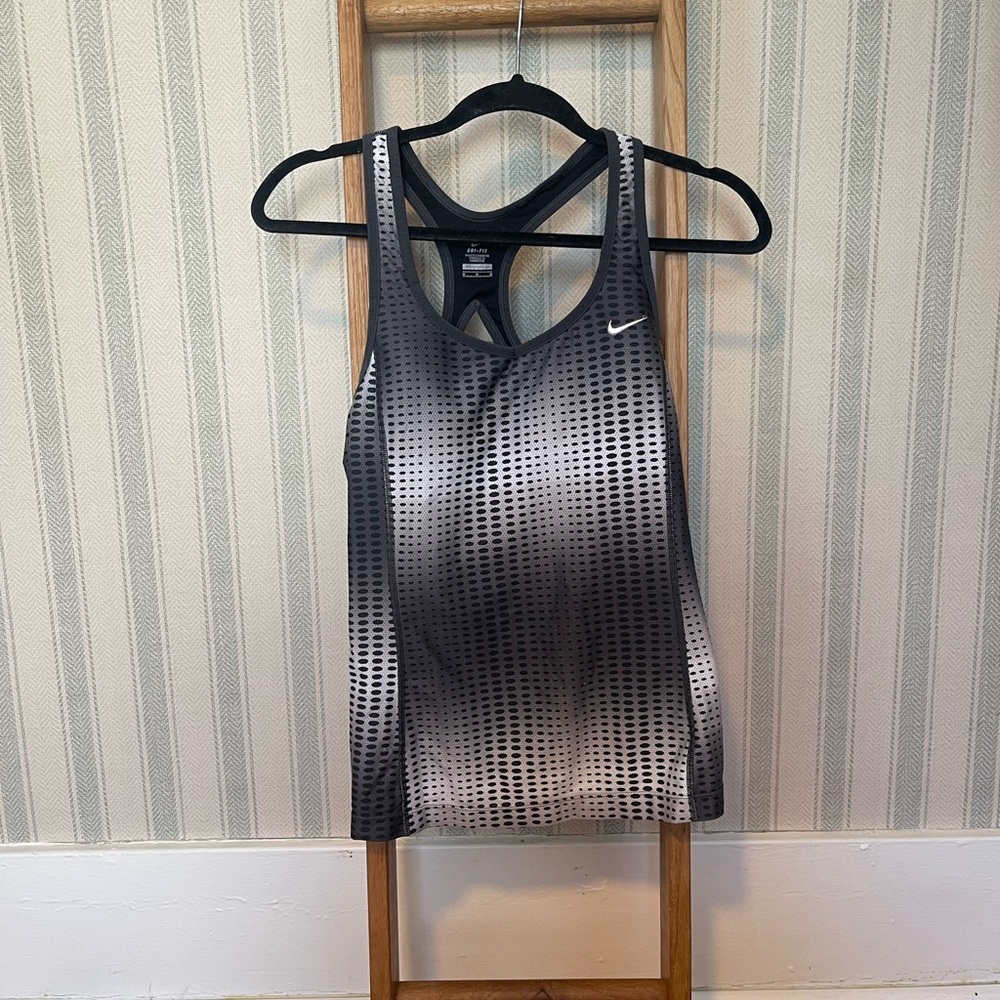 SOLD🚨Nike Black and White Gradient Dri Fit y2K workout aesthetic Tank Top M